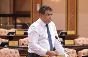 އެކޮޅަށް ވެސް، މިކޮޅަށް ވެސް އަރާކަށް ނެތިން: ބޮންޑެ