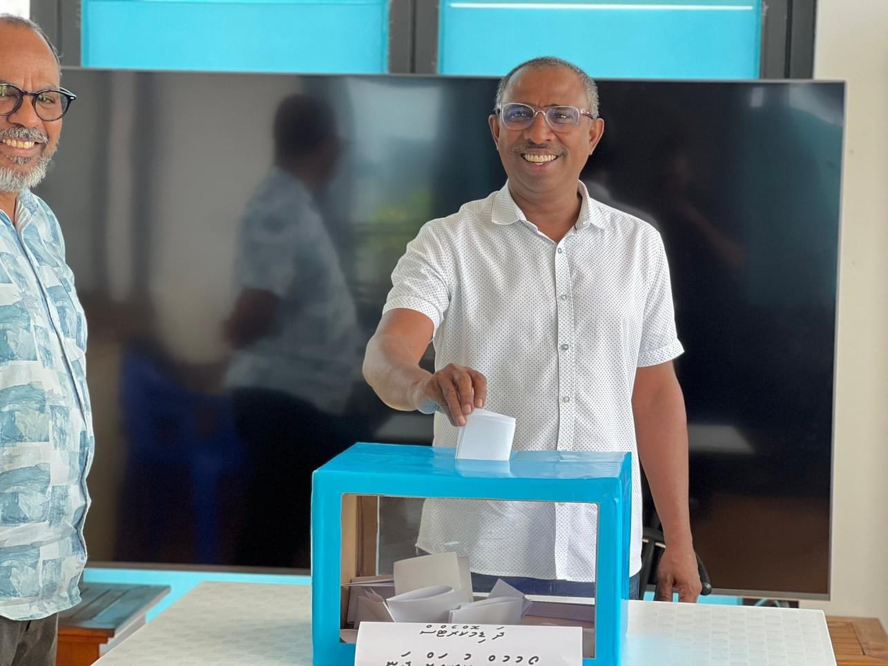 ޑިމޮކްރެޓްސްގެ ޕީޖީ ލީޑަރަކަށް އާޒިމް