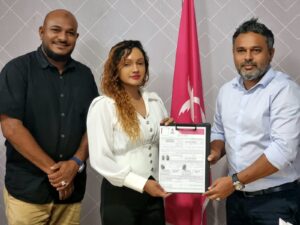 ޖޭޕީގެ ކައުންސިލް މެމްބަރު ނިޒްމާ މުއިއްޒުއަށް ތާއީދުކޮށް ޕީޕީއެމްއަށް!