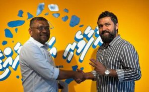 ރައީސް ޔާމީންގެ ވަކީލަކަށް އުޅުއްވި އާސިފް އެމްޑީޕީއަށް ސޮއިކޮށްފި