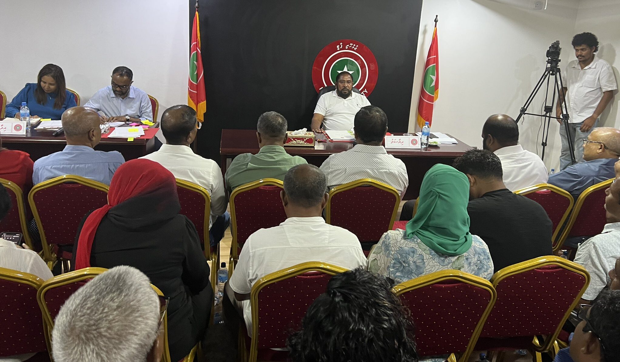 ދެވަނަ ބުރުގައި އެއްވެސް ކެންޑިޑޭޓަކަށް ތާއީދު ނުކުރުމަށް ޖޭޕީން ނިންމައިފި