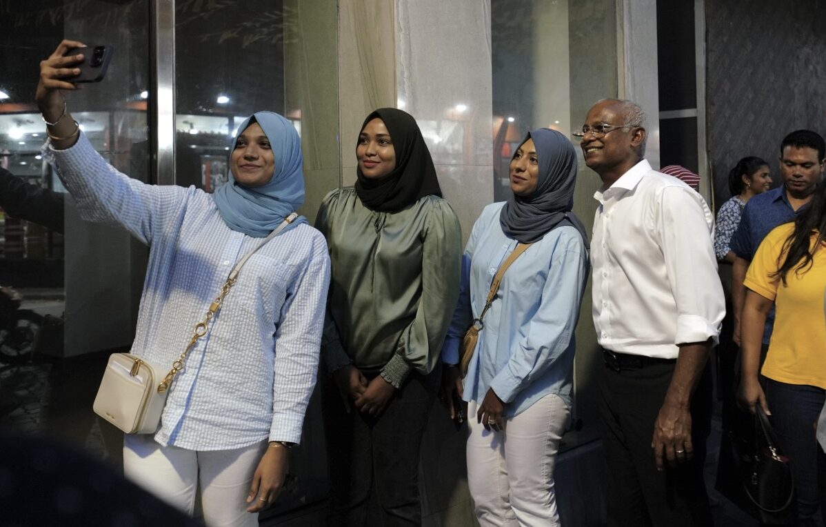 މާލެއަށް ޚާއްސަ އިސްކަމެއް ދެއްވާ، ރައީސް، މާލޭގައި ކޮންމެ ދުވަހަކު ދޮރުންދޮރަށް!