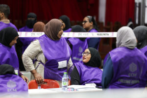 ދިވެހިންގެ ބޮޑު ނިންމުމުގެ ވޯޓުލުން ފަށައިފި