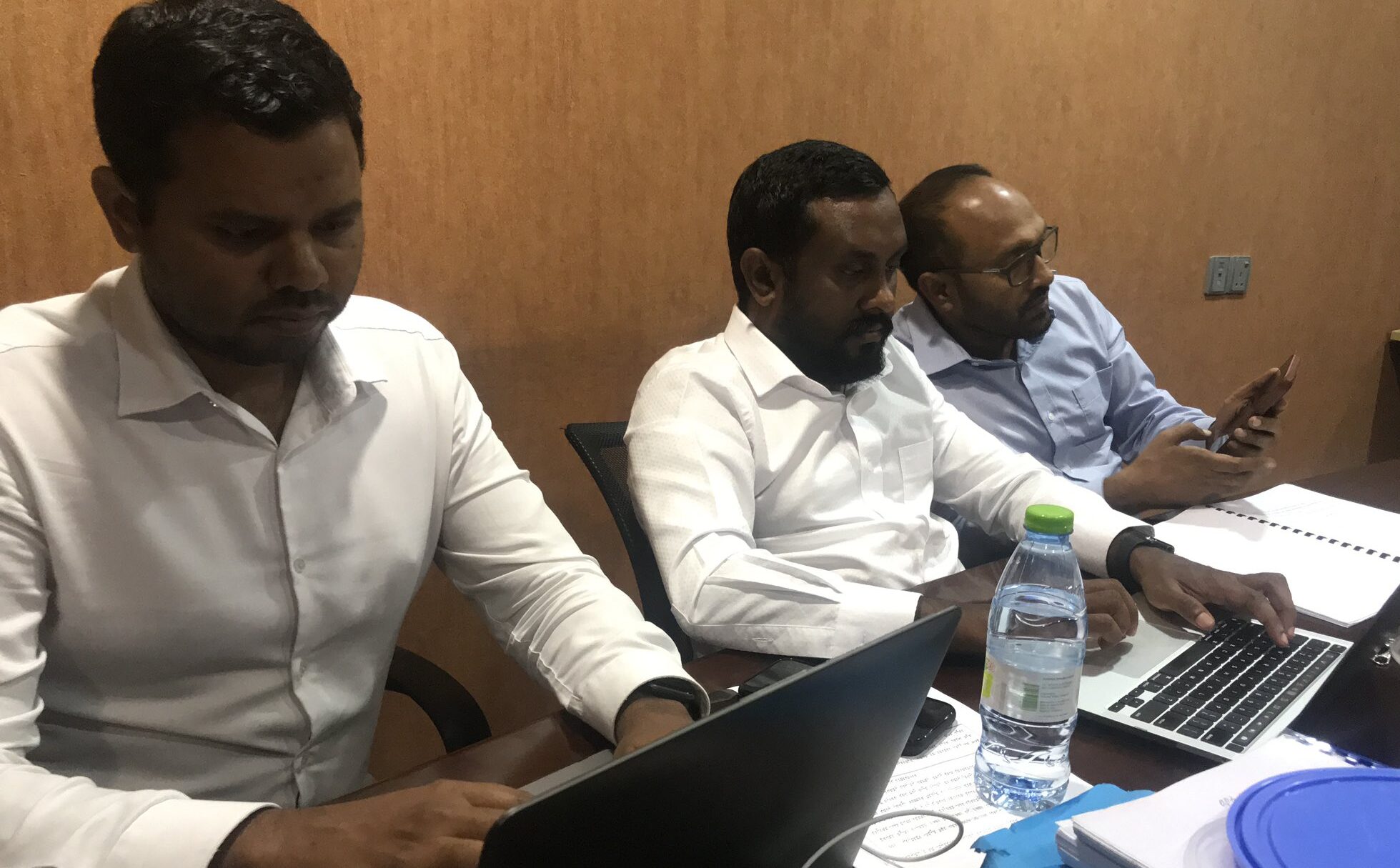 ރައީސް ޔާމީންގެ ވަކީލުން ފައިސާއާއި މަޤާމަށް ނުވިކޭނެ، އާސިފަކީ ވަކީލުގެ ޓީމުގެ މީހެއްނޫން: ޝިޔާޒު