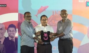 ފިޝަރީޒް މިނިސްޓްރީގެ ސްޓޭޓް މިނިސްޓަރު މަނިކު ޕީޕީއެމްއަށް ސޮއި ކޮށްފި