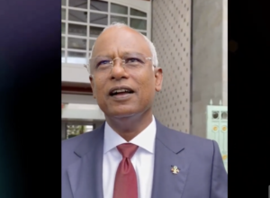 🛑 ދެ ރައީސުންގެ ބައްދަލުވުން: ޑިމޮކްރެޓްސްގެ ސްޓޭންޑް ހިފަހައްޓައި، ނިޒާމީ ވޯޓާއިމެދު މަޝްވާކުރެވުނު!