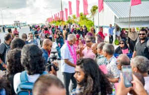 ފަހުވަގުތު އެމްޑީޕީއަށް އަނބުރާލަން އުޅުނު ކުޅުދުއްފުއްޓާއި، ތޮއްޑޫވެސް ޑރ.މުއިއްޒަށް!