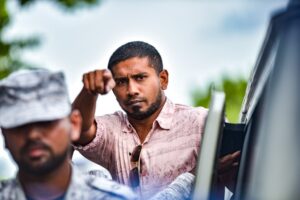 މަހްލޫފް ޑިމޮކްރެޓުންނަަށް: "އިބޫ: ނޫންގޮތެއް ބުނާނަމަ "ބަރުލަމާނީ" ނޫންގޮތެއްކަމަށް ބުންނަން ޖާގަ އޮންނާނެ!