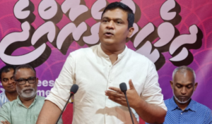 ރައްޔިތުން ނިކުމެ މި ކޮރަޕްޓު ސަރުކާރަށް ބޮޑުތަނުން ނޫނެކޭ ބުނެފި: ކެޕްޓަން އަމީން