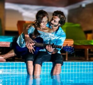 "މީ އިޝްގް" ގެ ޓައިޓްލް ލަވަ