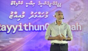 އަބުރަށް އަރައިގަނެ، ސާބިތު ނުހިފޭ ވާހަކަތަކަށް ރައްދުދޭކަށް ނެތިން، ނަފްސަށް އިތުބާރު އެބައޮތް: މުއިއްޒު