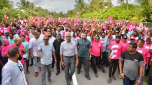 ލ. އަތޮޅުގެ ބޮޑު ފަޅި ދައްކާލައި މުއިއްޒުއަށް ހޫނު މަރުޚަބާއެއް!