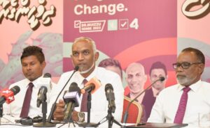 މުއިއްޒު އެދުނީ ޤައުމު އިސްކޮށް ހުރިހާ ބޭފުޅުން ގުޅިގެން ރައްޔިތުން އެދޭބަދަލު ގެނައުމަށް!