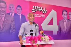 ސިފައިންނާއި ފުލުހުންގެ މުސާރަ ދެގުނަ ބޮޑުކޮށްދޭނަން: ޑރ. މުއިއްޒު