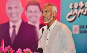 މުއިއްޒުގެ ވަރުގަދަ ރައްދެއް ސަރުކާރަށް: ކަޑަޖަހާ، ނަންބޯޑު ބަދަލުކުރުމަކުން އެއީ ތަރައްޤީކަމަކަށް ނުވާނެ!
