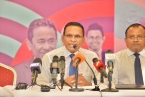 މުޢިއްޒު ހޮވުމަށް ކޮންމެ މަސައްކަތެއްވެސް ކުރާނެކަމަށް ވިދާޅުވެ ނާޒިމްގެ ޝުކުރު ރައީސް ޔާމީނަށް