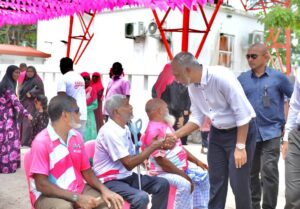 ޑރ. މުޢިއްޒުގެ މެނިފެސްޓޯއިން ޞިއްޙީ ނިޒާމަށް ލިބިދޭ ފަރުވާ!