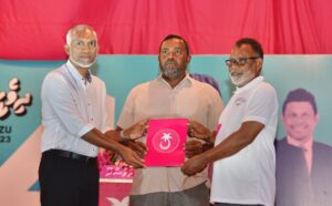 މުއިއްޒުގެ އިލްތިމާސް: އަޅުވެތިކަމަށް ދާން ޖާގަ ނުދެއްވާ، ޤައުމު ސަލާމަތް ކުރުމަށް ވޯޓު ދެއްވާ!