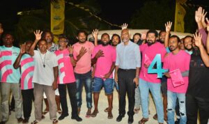 ހުއްޓުމެއް، މަޑުޖެހުމެއް ނެތި ކެމްޕޭންގައި މިއަދު އެކަނިވެސް މުއިއްޒު 11 ރަށަށް!