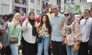 މުއިއްޒުގެ އެންމެ ބޮޑު ޔަގީންކަން، ވަޒީފާތަކުން ވަކި ނުކުރުމާއި، ތަފާތުނުކޮށް ޚިދުމަތް ދިނުމަށް!