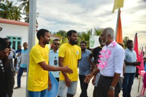 ކިހާދޫން މުއިއްޒަށް މަރުހަބާ ކިޔުމަށްވެސް އިސްސަފުގައި އެމްޑީޕީގެ މެމްބަރުން!