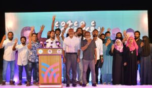 ކުޅުދުއްފުށީ ގިނަ އަދަދެއްގެ ޒުވާނުން މުއިއްޒުއަށް ތާއީދުކޮށް ޕީޕީއެމްއަށް!