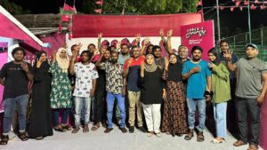 އެމްޑީޕީއަށް ނިސްބަތްވާ ކޮލަމާފުށީ އަންހެނުންގެ ކޮމެޓީގެ ނައިބް ރައީސާއި ގިނަ އަދަދެއްގެ ޒުވާނުން ޕީޕީއެމްއަށް!
