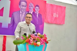 ރައީސް ޔާމީން މިނިވަންކުރަން އެންމެ ބޭނުންވަނީ އަޅުގަނޑު: ކާނަލް ނާޒިމް