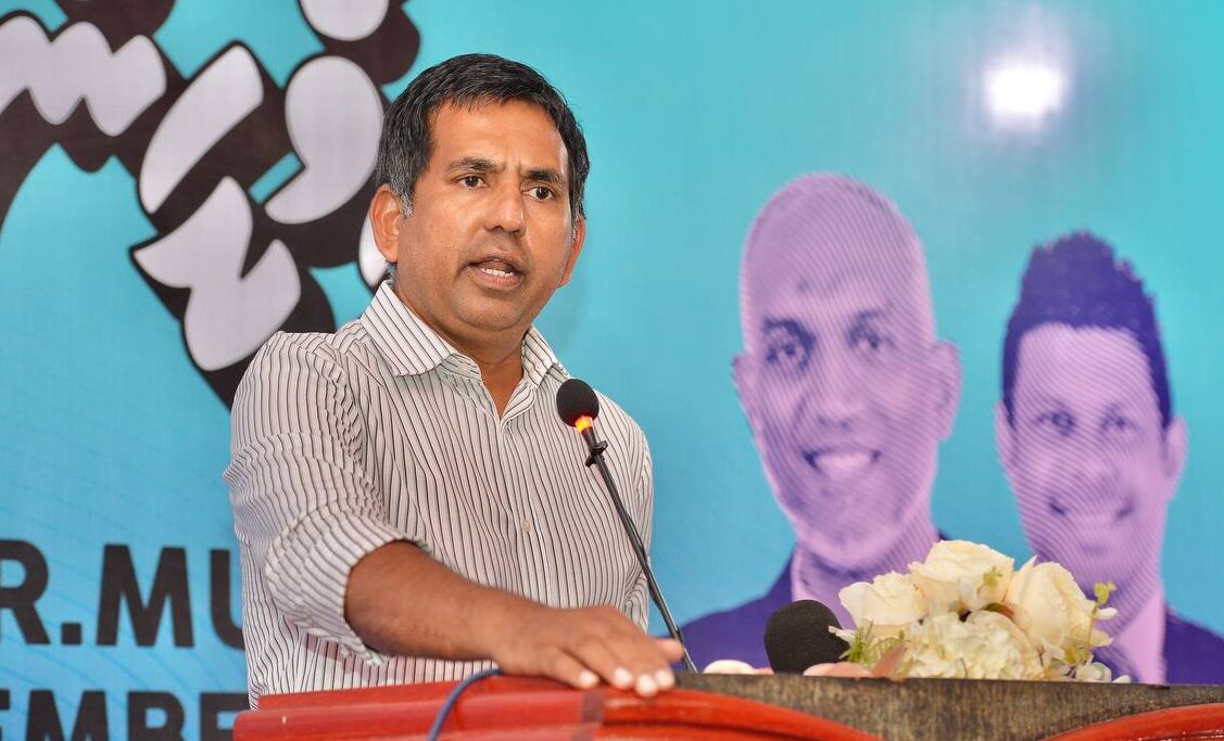 ޑރ. މުއިއްޒު ދަތުރު ކުރައްވާނީ ރައީސް ޔަމީންގެ ތަރައްޤީގެ ޢަމާޒަށް: ސައީދު