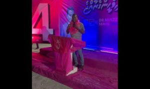 ޑިމޮކްރެޓްސް އަށް ނިސްބަތްވާ ލ.އަތޮޅު ކައުންސިލް ރައީސް މުއިއްޒުގެ ކެމްޕޭނާއި ގުޅިއްޖެ!