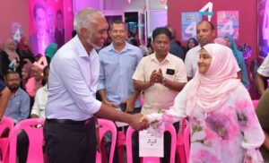 ޑރ. މުއިއްޒުގެ އިލްތިމާސް: މައްސަލަތައް ހައްލުކޮށް ހާލަތު ބަދަލު ކުރުމަށް އަޅުގަނޑަށް ވޯޓު ދެއްވާ!