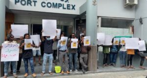 ފެނަކައިން ދޭންޖެހޭ ފައިސާ ނުދީގެން ސައީދުގެ އިސްތިއުފާއަށް ގޮވާ މުޒާހަރާ ކޮށްފި!