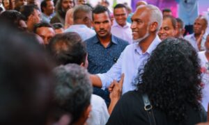 ހުޓުމެއް، މަޑުޖެހުމެއްނެތް، މުއިއްޒު މާލޭގައި ދޮރުން ދޮރަށް، ސެމްބެ ހުޅުމާލޭގައި!