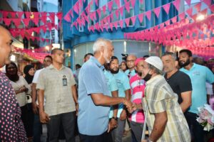 އިންތިހާބީ ރައީސް މުއިއްޒު މާލޭގެ ކެމްޕެއިން ޓީމުތަކާ މިރޭ ބައްދަލު ކުރައްވަނީ
