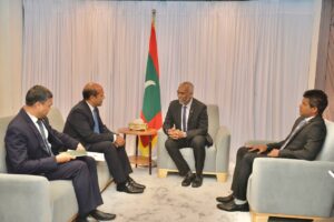 ބަންގްލަދޭޝްއިން ރާއްޖެއަށް ކަނޑައަޅުއްވާފައި ހުންނަވާ ސަފީރު ޑރ. މުއިއްޒުއާއި ބައްދަލު ކުރައްވައިފި