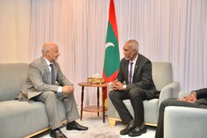 ޕާކިސްތާން ސަފީރު އާއި އިންތިޙާބީ ރައީސް ޑރ. މުޢިއްޒު ބައްދަލު ކުރައްވައިފި