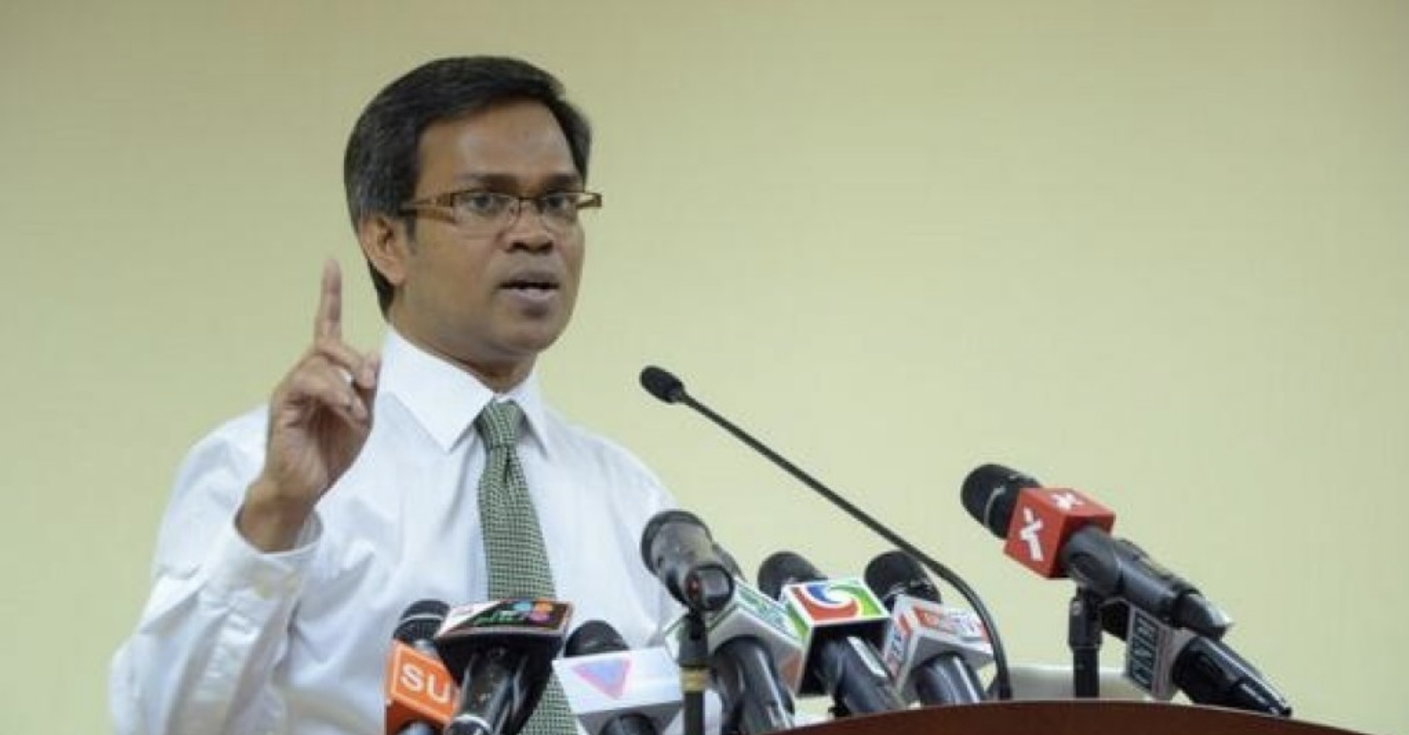 ކުރީގެ ގަވަރުނަރު ޑރ.ފަޒީލް ފުވައްމުލަކު ދެކުނަށް ވާދަކުރައްވަނީ