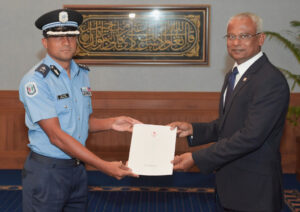ކޮމިޝަނަރ އޮފް ޕޮލިސް ހަމީދު މަޤާމުން ރިޓަޔަރކުރައްވަނީ