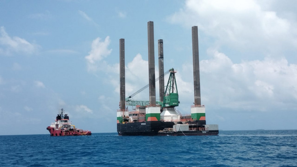 ބްރިޖުގެ ތަނބުތައް ޖެހުމަށް ހާއްސަ އުޅަނދެއް ގެނެސްފި