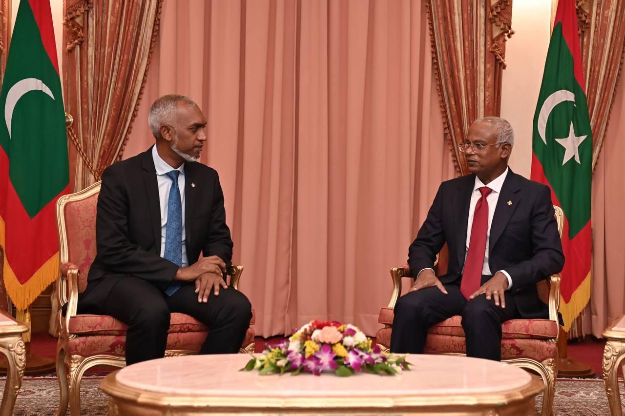 އިންތިޚާބީ ރައީސް ޑރ.މުޢިއްޒާއި، ރައީސް ޞާލިޙް ބައްދަލުކުރައްވަނީ