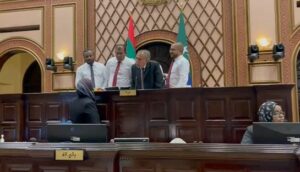 ބަޖެޓް ހުށަހަޅާ ޖަލްސާއަށް ޖާގަ ނުދީ އެމްޑީޕީން ތަޅުމުގައި އިހުތިޖާޖު ކުރަނީ