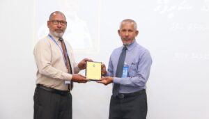 ކޮމިޝަނާ ޖެނެރަލް އޮފް ކަސްޓަމްސް ޝަރީފް ރިޓަޔާކުރައްވައިފި