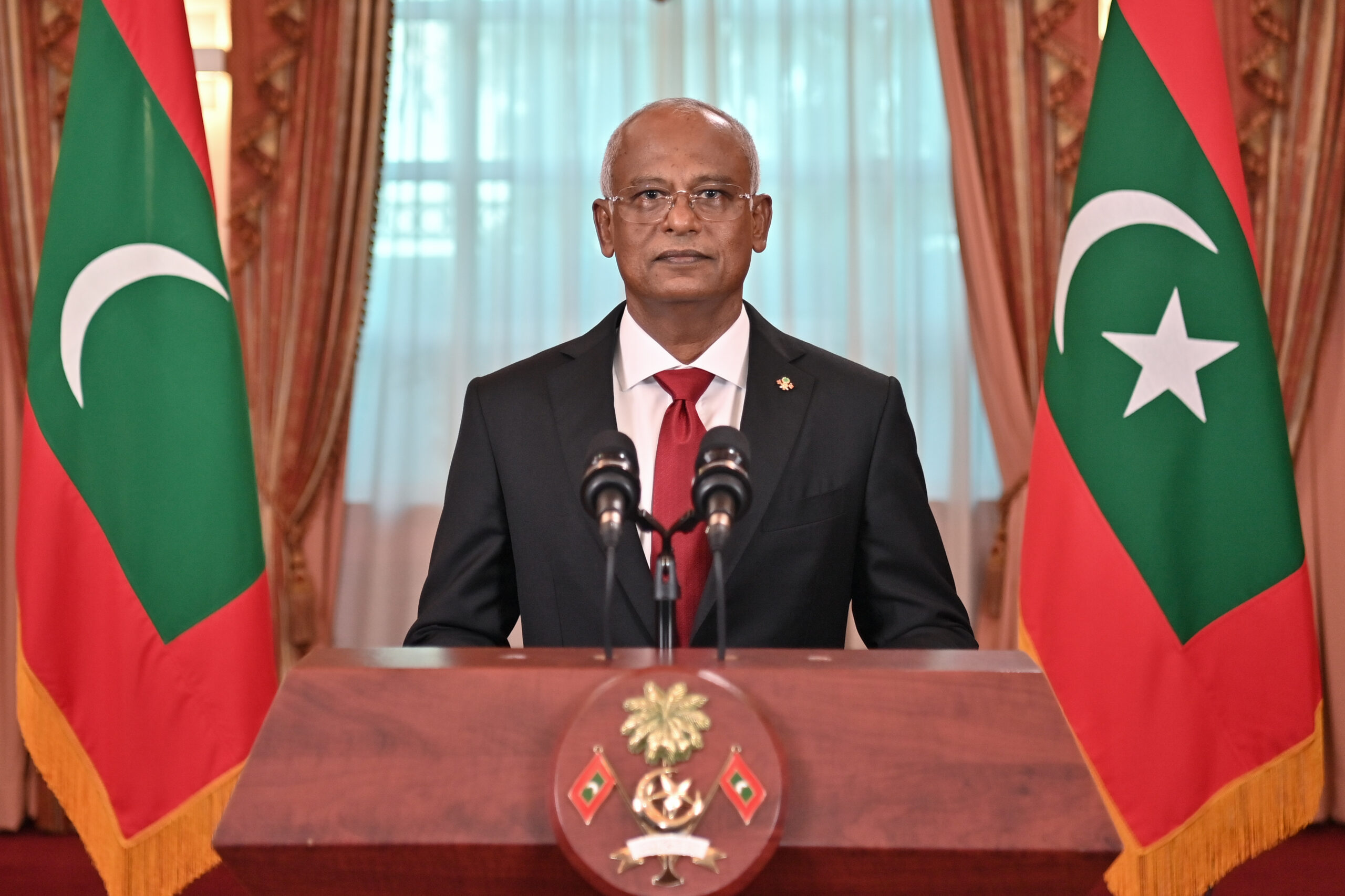 ބޯހިޔާވަހިކަމުގެ މައްސަލައަށް ޙައްލު ހޯދުމަށް މިދައުރުގެ ތެރޭގައި އިސްކަންދިން އެއްކަމަކީ، ރަށްރަށުގެ ބިން އިތުރުކުރުން: ރައީސް