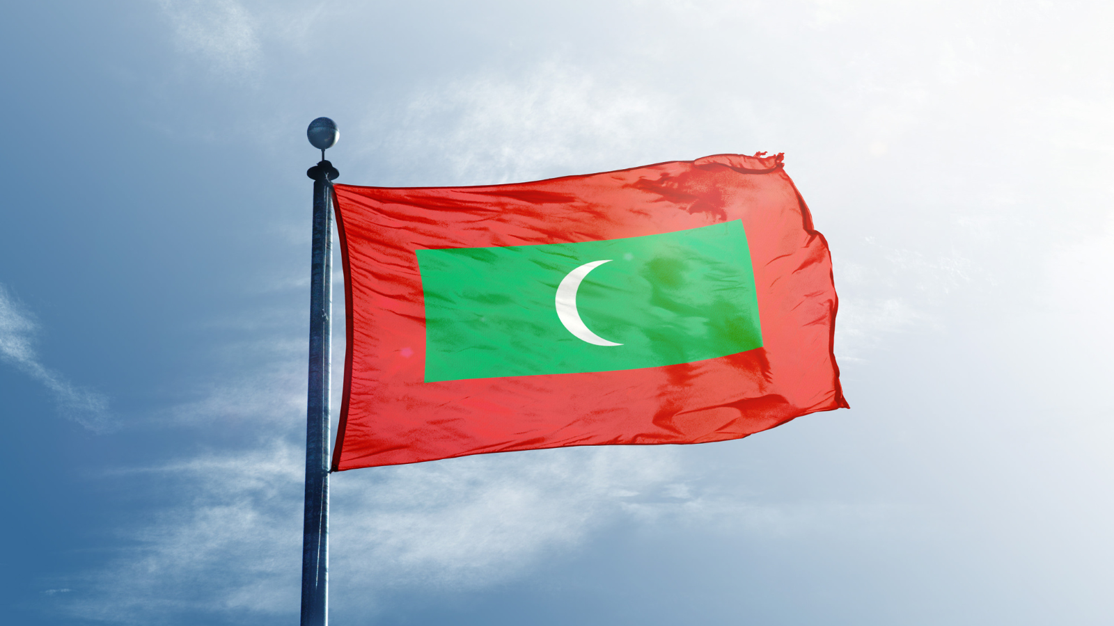 ވަޒީރުންގެ ކަރުކޮޅުގައާއި ގޭގަވެސް ދިވެހި ދިދަ ނަގާފައި ބަހައްޓަން ނިންމައިފި