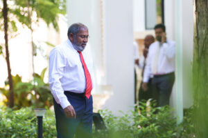 ވަޒީރުންނަށް ރުހުން ދޭން ޖެހޭ، ނުދީ މަޖިލިހަށް ކުރިމަތިލާނެ ކަމެއް ނެތް: ގާސިމް