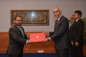 ދެމިހުންނާނީ ރައީސް މުއިއްޒުގެ ވެރިކަން ދެމެގެއްޓުމުގައި: މުންދު