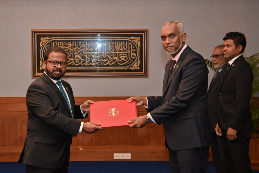 ދެމިހުންނާނީ ރައީސް މުއިއްޒުގެ ވެރިކަން ދެމެގެއްޓުމުގައި: މުންދު