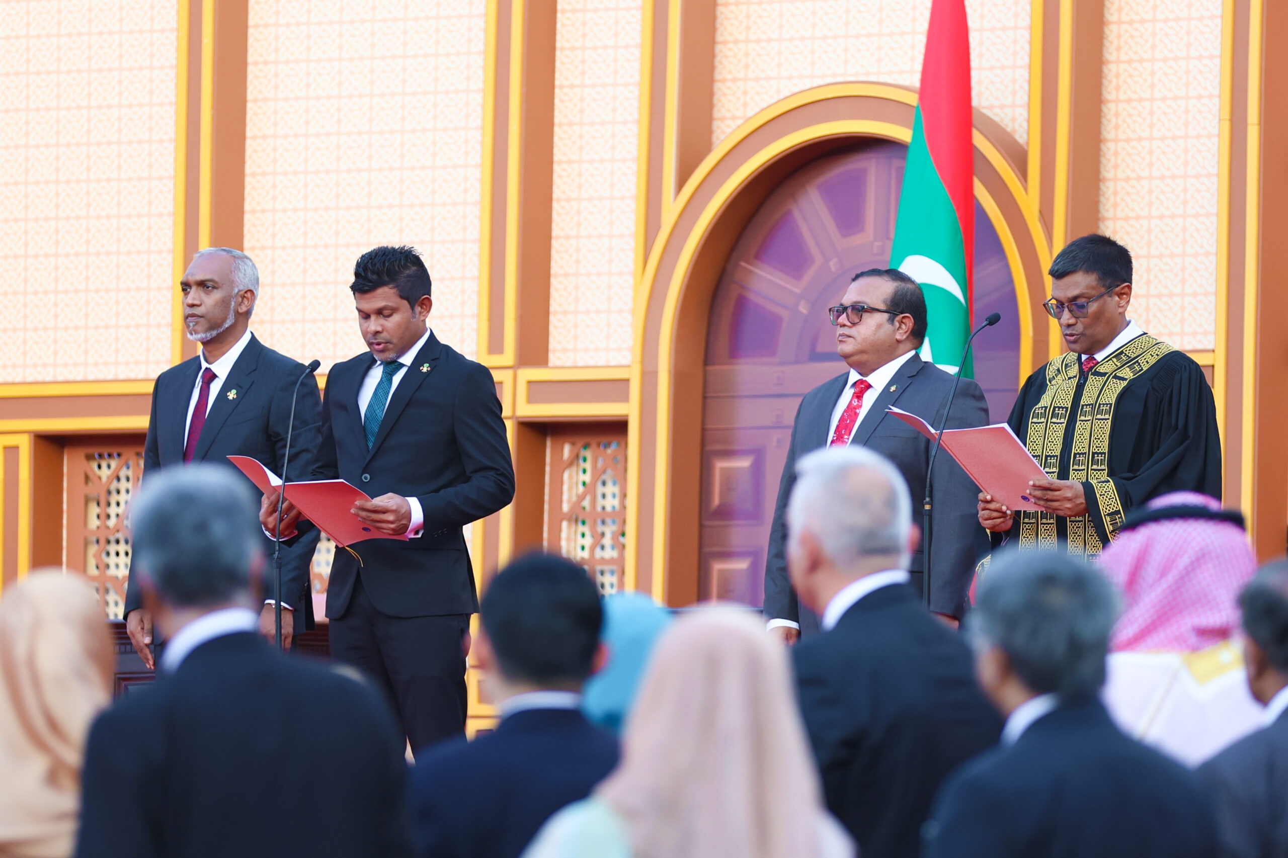 ހުސެއިން މުހައްމަދު ލަތީފު ނާއިބު ރައީސްކަމުގެ ހުވާ ކުރައްވައިފި