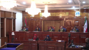 އިތުބާރު ނެތްކަމުގެ މައްސަލަ މަޖިލިހުން ހުއްޓުވީ ގާނޫނާ ޚިލާފަށް: ސުޕްރިމް ކޯޓު