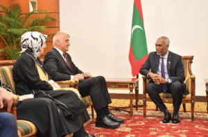 ތުރުކީވިލާތުގެ މިނިސްޓަރ އޮފް ކަލްޗަރ އެންޑް ޓޫރިޒަމް، ރައިސްގެ އަރިހަށް އިޙްތިރާމްގެ ޒިޔާރަތެއް ކުރައްވައިފި